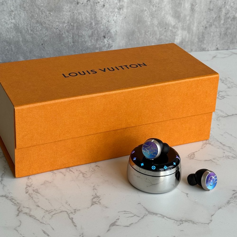 Louis Vuitton Horizon Light Up Earphones - Blue-to-Violet Gradient